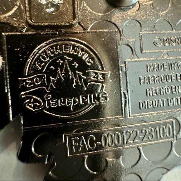 NWT. Pluto in Halloween cape
Laser print elements
Mickey icon pin back - Picture 9 of 11